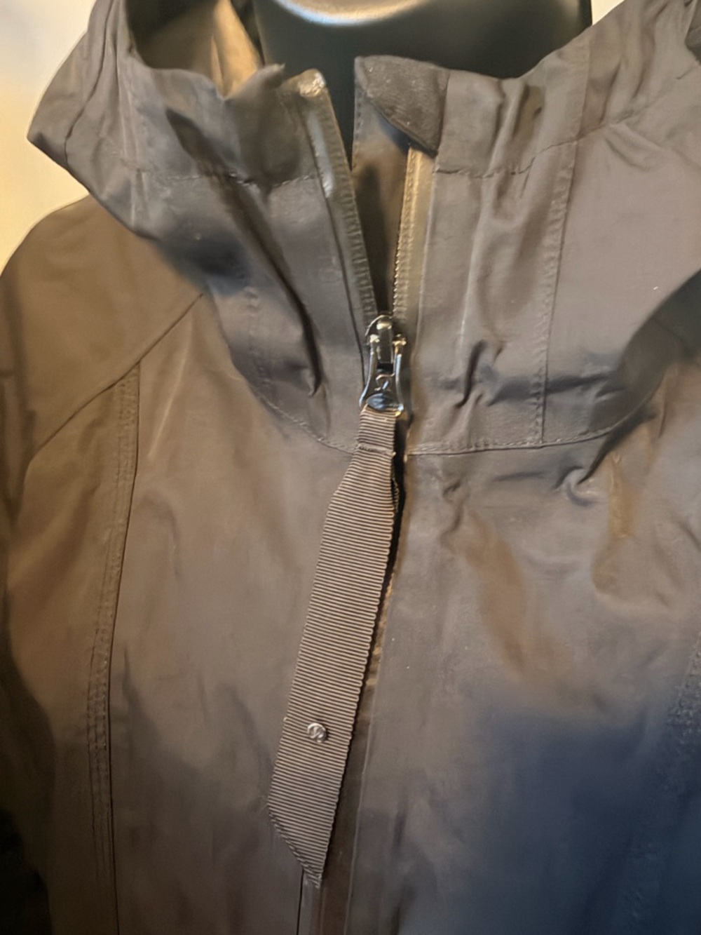 Lululemon Long Rain Jacket - Picture 4 of 9